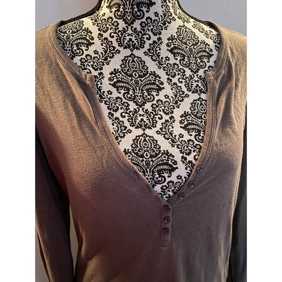 GAP dark grey vneck henley - Picture 3 of 4